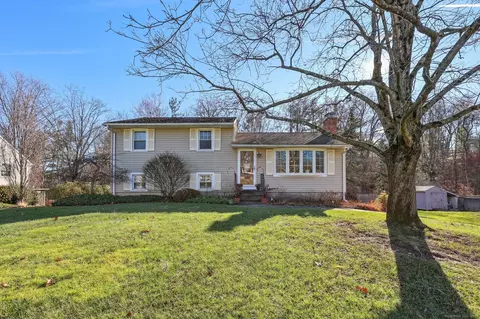 51 Jodi Dr, Wallingford, CT 06492