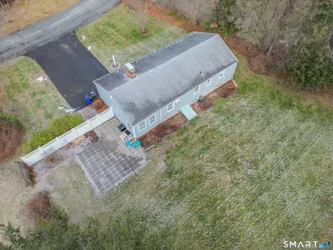 10 Sunrise Ter, Weatogue, CT 06089