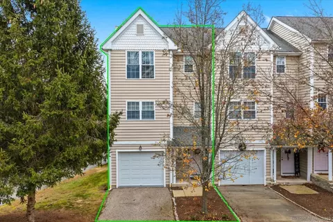 7 Forestview Dr #7, Norwich, CT 06360