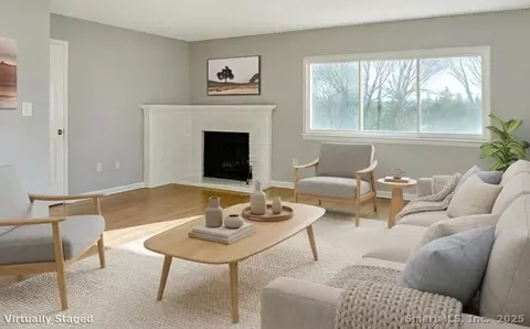 372 Monticello Dr #372, Branford, CT 06405
