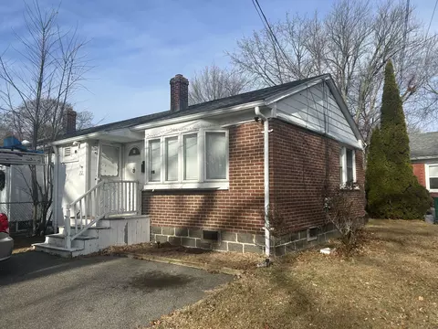 22 Sikorsky Pl, Stratford, CT 06614