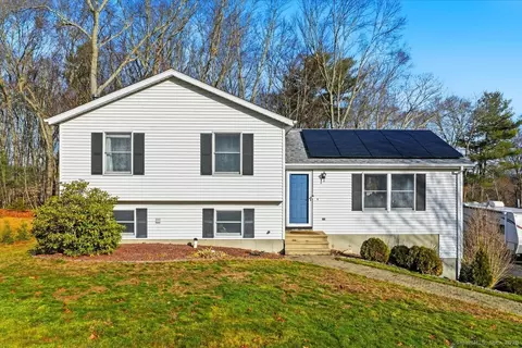 36 Richard Brown Dr, Uncasville, CT 06382