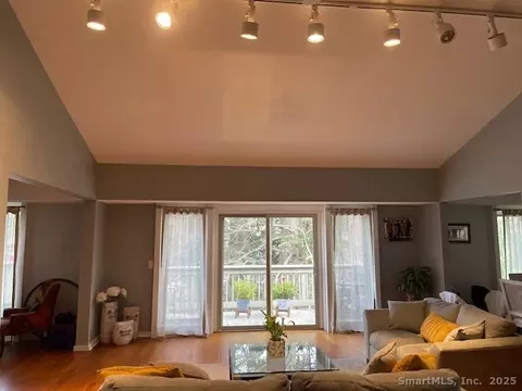 Undisclosed, New Haven, CT 06515