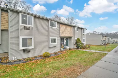 7 Carillon Dr #C, Rocky Hill, CT 06067
