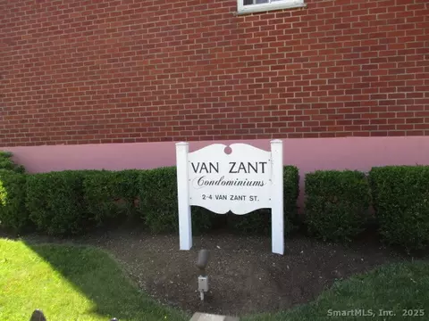 4 Van Zant Rd #A2, Norwalk, CT 06855