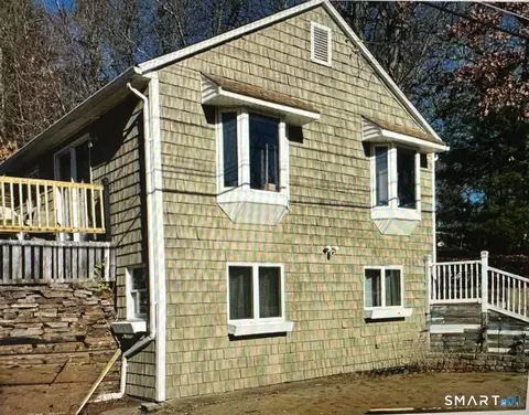 61 Tankerhoosen Rd, Vernon, CT 06066