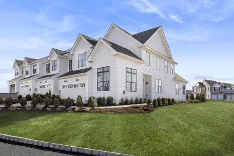 21 Bramble Way #HOME 68, Brookfield, CT 06804