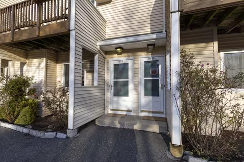8 Rose Ln #18-9, Danbury, CT 06811