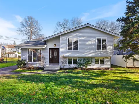 115 Valley Rd, Westport, CT 06880