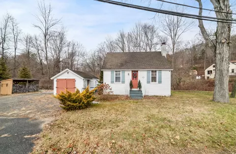 10 Hazel Plain Rd, Woodbury, CT 06798