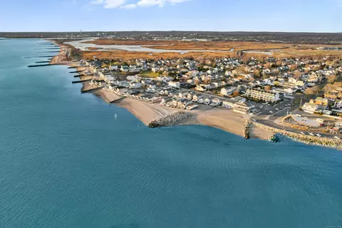 44 Washington Pkwy, Stratford, CT 06615