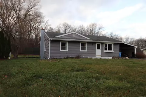 33 Cedar Ln, Norwich, CT 06360