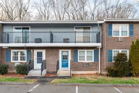 14 Woodridge Dr #14, Cheshire, CT 06410