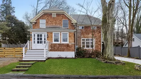 22 Harstrom Pl, Norwalk, CT 06853