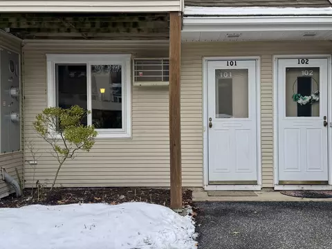 136 Pembroke Rd #11-101, Danbury, CT 06811