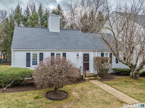 18 Patriots Sq #18, Mansfield, CT 06250