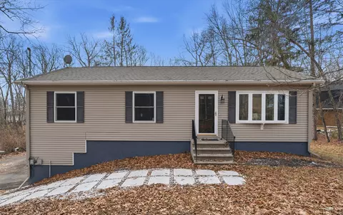 40 Buff Cap Rd, Ellington, CT 06029