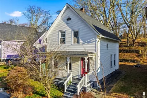 33 Division St, Norwich, CT 06360
