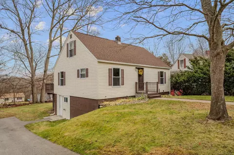 87 Flyers Dr, Norwich, CT 06360