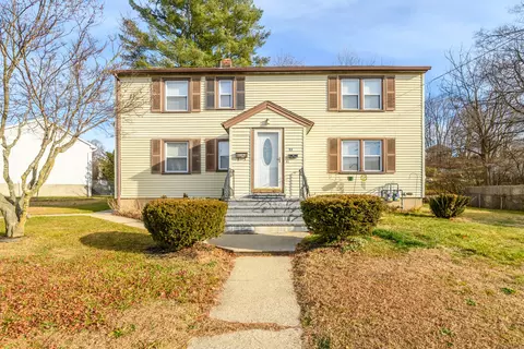 53 Le Clair Ct, Naugatuck, CT 06770