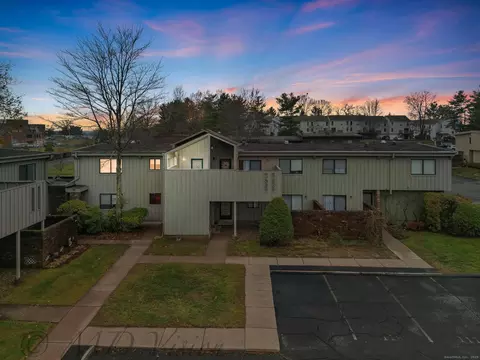 129 Webster Ct #129, Newington, CT 06111