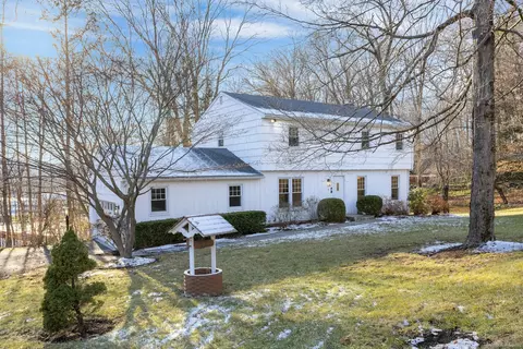 4 Fir Dr, Danbury, CT 06811