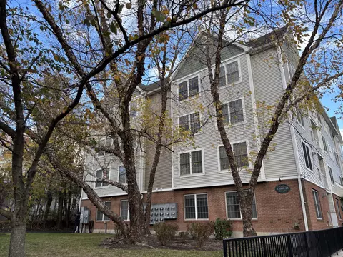 4 Lowe St #201, Norwalk, CT 06854