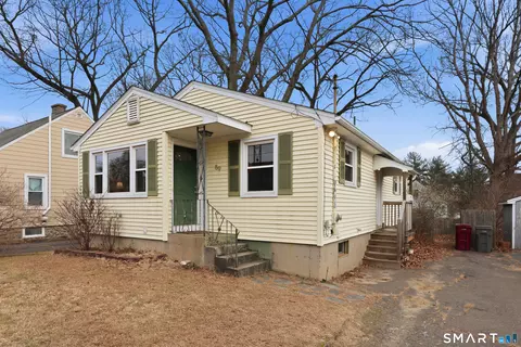 89 N Hoadley St, Naugatuck, CT 06770
