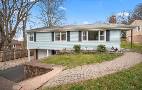 24 William St, Portland, CT 06480