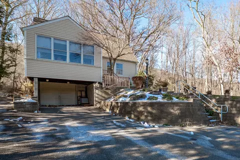 1940 Mount Vernon Rd, Southington, CT 06489