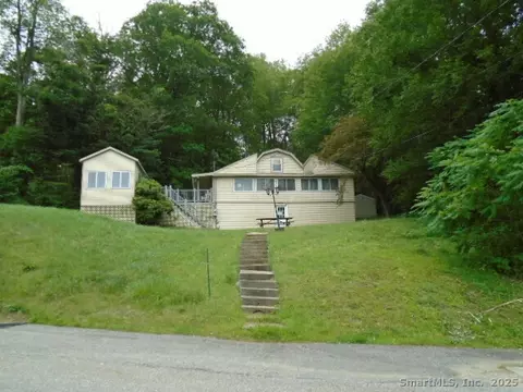 817 E Wakefield Blvd, Winchester, CT 06098