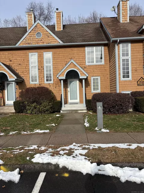 16 Joseph Ct #16, Broad Brook, CT 06016