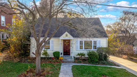 40 Woodland Ave, Hamden, CT 06514