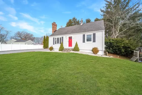 49 Pennsylvania Ave, Oakdale, CT 06370