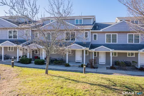 330 Crystal Ave #3, New London, CT 06320