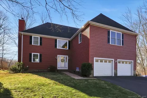 17 Flynn Ln, Middletown, CT 06457