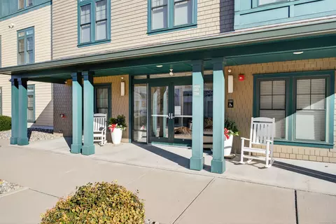 38 Hope St #1307, East Lyme, CT 06357