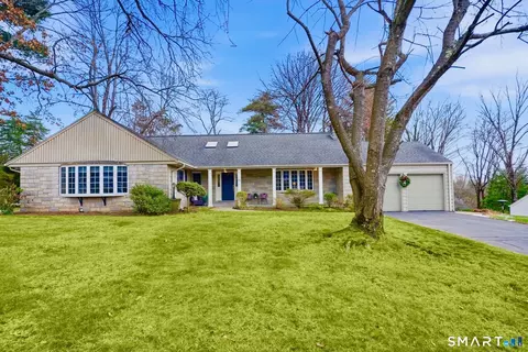 47 Hillsboro Dr, West Hartford, CT 06107