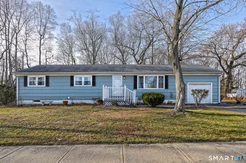 53 Pheasant Rd, West Haven, CT 06516