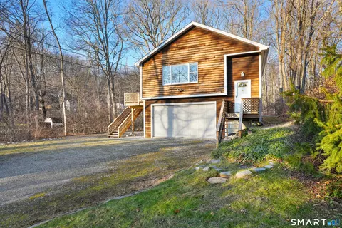 64 Portland Ave, Redding, CT 06896