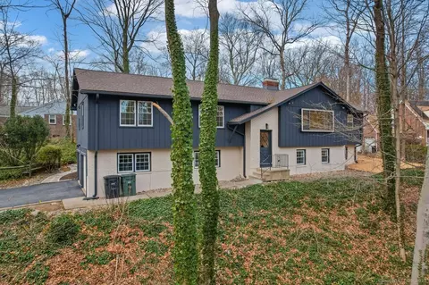 7 Brett Cliff Rd, Milford, CT 06461