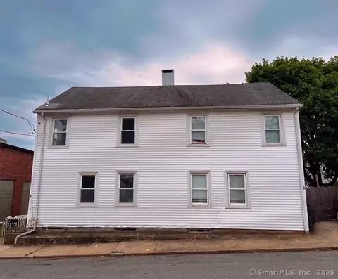 8-10 3rd St, Norwich, CT 06360