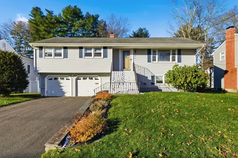 43 Burnham Dr, West Hartford, CT 06110