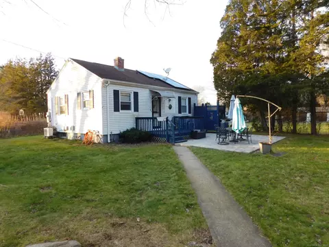 6 Anita Ave, Waterford, CT 06385