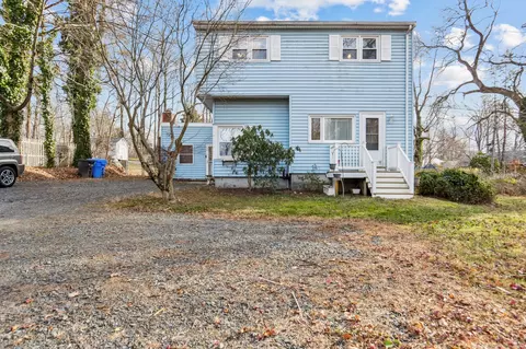 62 Hahn Rd, Guilford, CT 06437