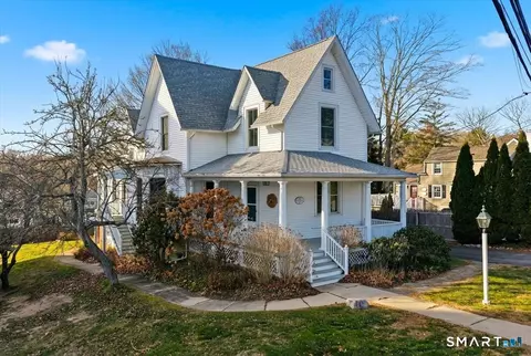 35 Prospect St, Essex, CT 06426