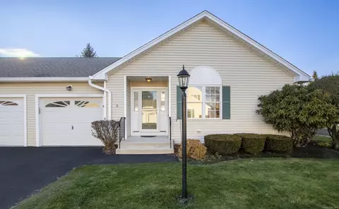 5 Cider Mill Ln, Trumbull, CT 06611