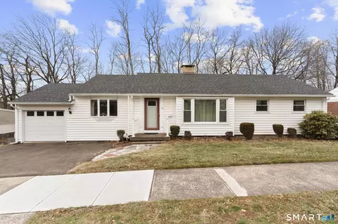 14 Roger White Dr, New Haven, CT 06511