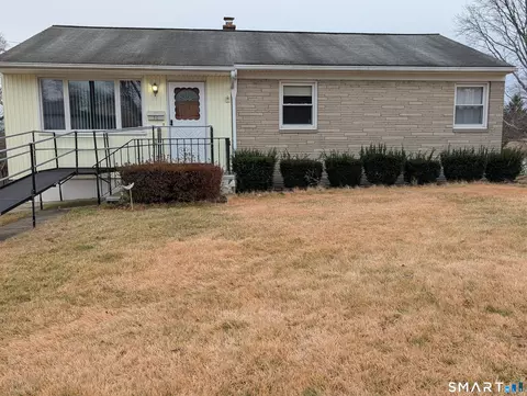 90 Hunthill Rd, Waterbury, CT 06705