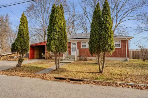 15 Chapman St, Windham, CT 06226